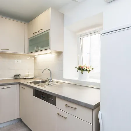 شقة Stylish In The Center Of *