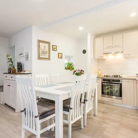 Appartement Stylish In The Center Of *