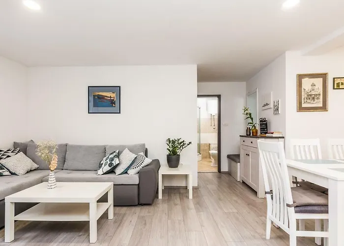 Stylish In The Center Of شقة زادار