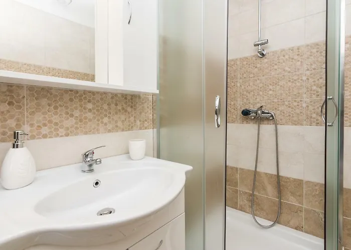 Stylish In The Center Of * زادار