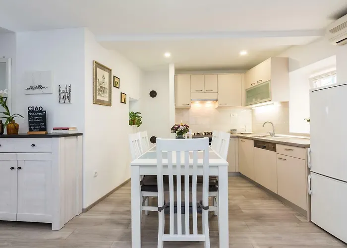 Appartement Stylish In The Center Of *